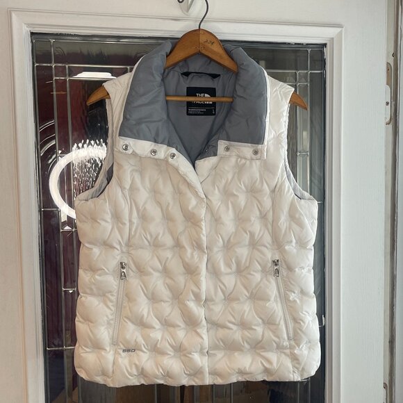 The North Face Womens Size L White Sleeveless Puffer Vest - Picture 6 of 7